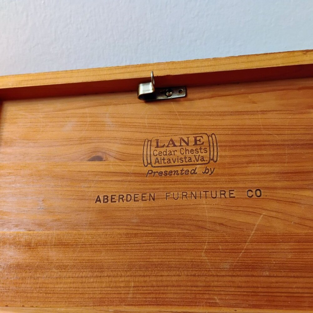 Vintage Miniature Lane Cedar Chest, Aberdeen Furniture Co, Rare w/Original Key - Picture 4 of 12